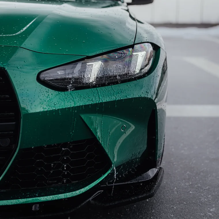 Reflektor i przód BMW M3 Competition w kolorze British Racing Green